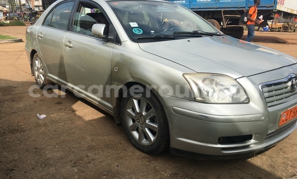 Sayi Na hannu Toyota Avensis Azurfa Mota in Douala a Ƙasar Kamaru Sayi Na hannu Toyota Avensis Azurfa Mota in Douala a Ƙasar Kamaru