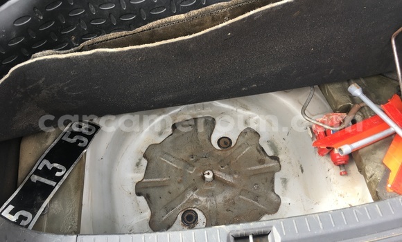 Sayi Na hannu Toyota Avensis Azurfa Mota in Douala a Ƙasar Kamaru Sayi Na hannu Toyota Avensis Azurfa Mota in Douala a Ƙasar Kamaru