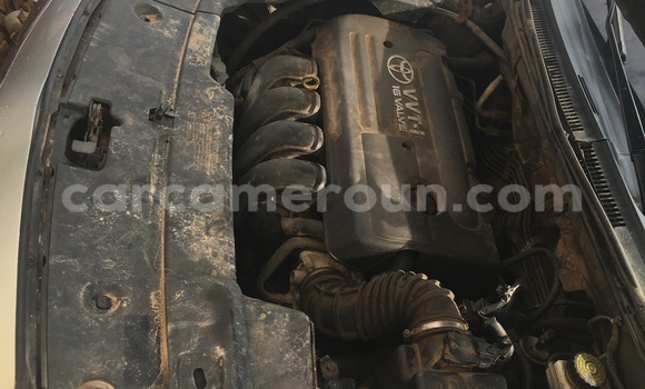 Sayi Na hannu Toyota Avensis Azurfa Mota in Douala a Ƙasar Kamaru Sayi Na hannu Toyota Avensis Azurfa Mota in Douala a Ƙasar Kamaru