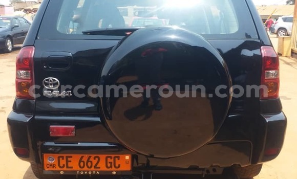 Sayi Na hannu Toyota RAV4 Black Mota in Douala a Ƙasar Kamaru Sayi Na hannu Toyota RAV4 Black Mota in Douala a Ƙasar Kamaru