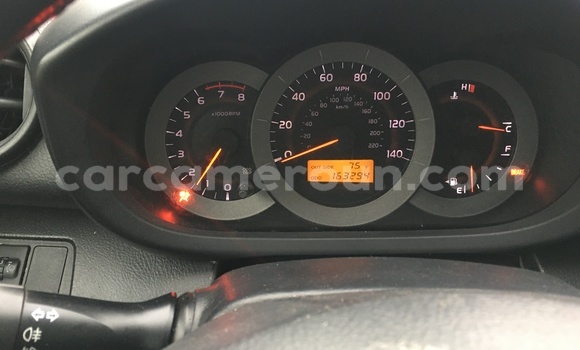 Sayi Imported Toyota RAV4 Azurfa Mota in Douala a Ƙasar Kamaru Sayi Imported Toyota RAV4 Azurfa Mota in Douala a Ƙasar Kamaru