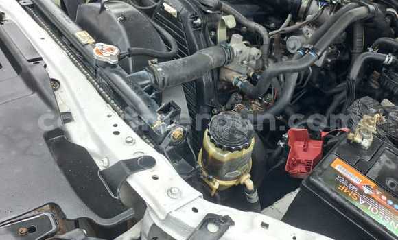 Acheter Occasion Voiture Toyota Hilux Blanc à Yaoundé, Central Cameroon Acheter Occasion Voiture Toyota Hilux Blanc à Yaoundé, Central Cameroon