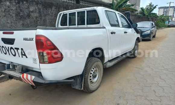 Acheter Occasion Voiture Toyota Hilux Blanc à Yaoundé, Central Cameroon Acheter Occasion Voiture Toyota Hilux Blanc à Yaoundé, Central Cameroon