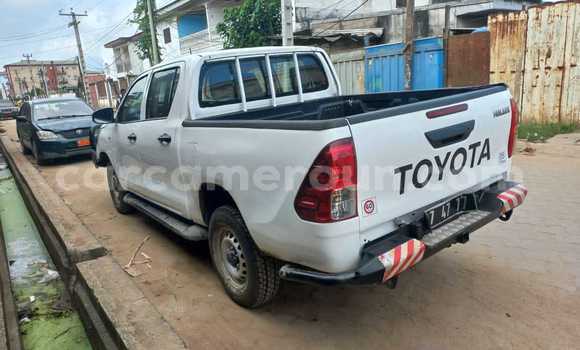 Acheter Occasion Voiture Toyota Hilux Blanc à Yaoundé, Central Cameroon Acheter Occasion Voiture Toyota Hilux Blanc à Yaoundé, Central Cameroon