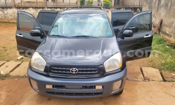 Sayi Na hannu Toyota RAV4 Azurfa Mota in Yaounde a Babban Kamaru Sayi Na hannu Toyota RAV4 Azurfa Mota in Yaounde a Babban Kamaru