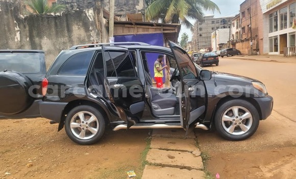 Sayi Na hannu Toyota RAV4 Azurfa Mota in Yaounde a Babban Kamaru Sayi Na hannu Toyota RAV4 Azurfa Mota in Yaounde a Babban Kamaru