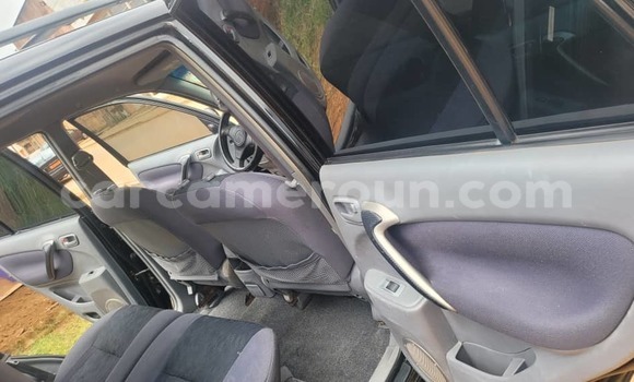 Sayi Na hannu Toyota RAV4 Azurfa Mota in Yaounde a Babban Kamaru Sayi Na hannu Toyota RAV4 Azurfa Mota in Yaounde a Babban Kamaru