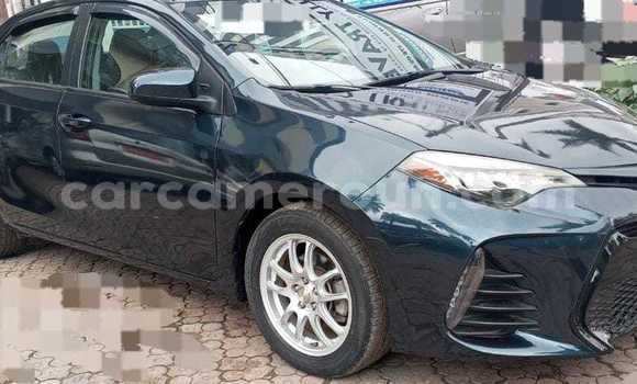 Sayi Na hannu Toyota Corolla Blue Mota in Yaounde a Babban Kamaru