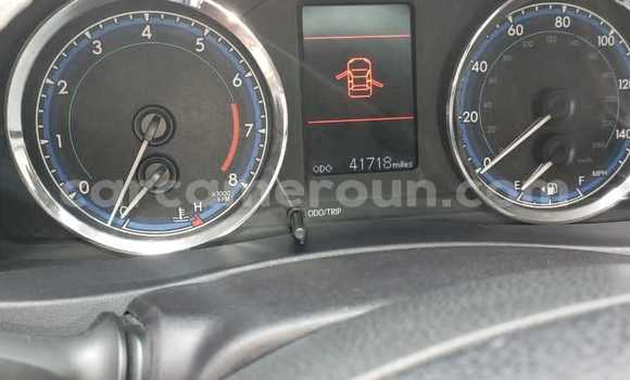 Sayi Na hannu Toyota Corolla Blue Mota in Yaounde a Babban Kamaru Sayi Na hannu Toyota Corolla Blue Mota in Yaounde a Babban Kamaru