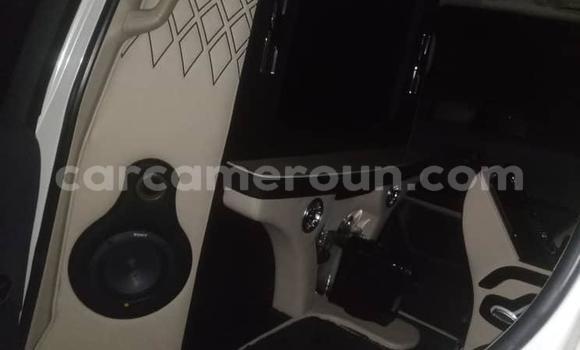 Sayi Na hannu Toyota Land Cruiser White Mota in Yaounde a Babban Kamaru Sayi Na hannu Toyota Land Cruiser White Mota in Yaounde a Babban Kamaru