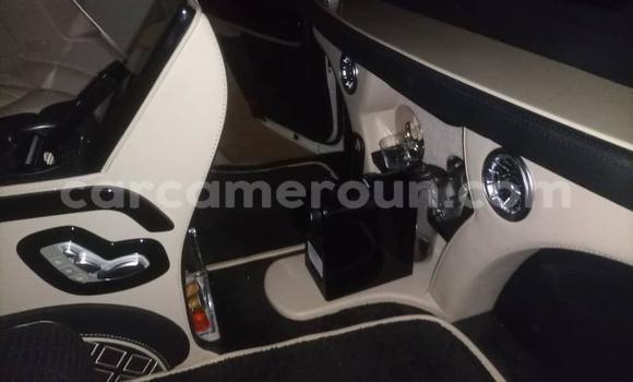 Sayi Na hannu Toyota Land Cruiser White Mota in Yaounde a Babban Kamaru Sayi Na hannu Toyota Land Cruiser White Mota in Yaounde a Babban Kamaru