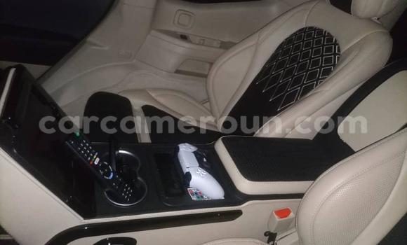 Sayi Na hannu Toyota Land Cruiser White Mota in Yaounde a Babban Kamaru Sayi Na hannu Toyota Land Cruiser White Mota in Yaounde a Babban Kamaru