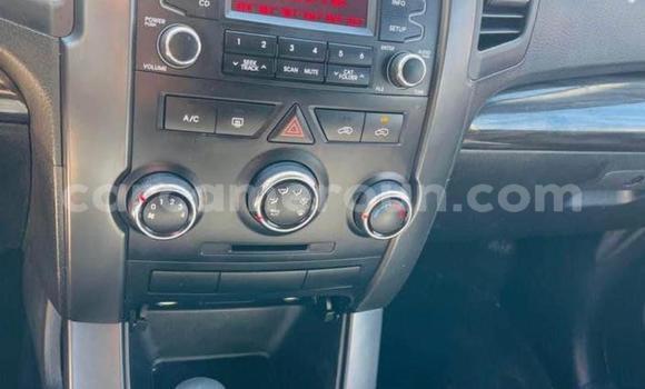 Acheter Occasion Voiture Kia Sorento Beige à Yaoundé, Central Cameroon Acheter Occasion Voiture Kia Sorento Beige à Yaoundé, Central Cameroon