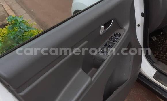 Sayi Na hannu Kia Sportage White Mota in Yaounde a Babban Kamaru Sayi Na hannu Kia Sportage White Mota in Yaounde a Babban Kamaru