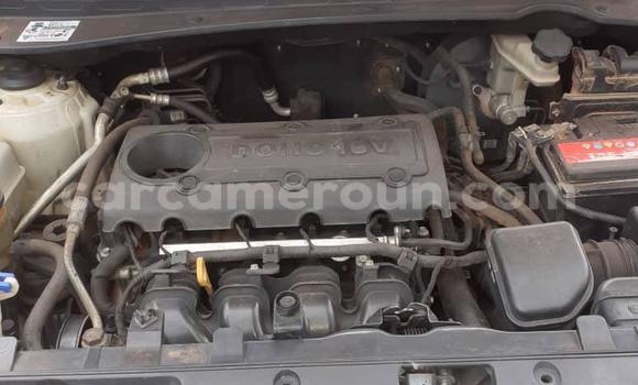 Sayi Na hannu Kia Sportage White Mota in Yaounde a Babban Kamaru Sayi Na hannu Kia Sportage White Mota in Yaounde a Babban Kamaru