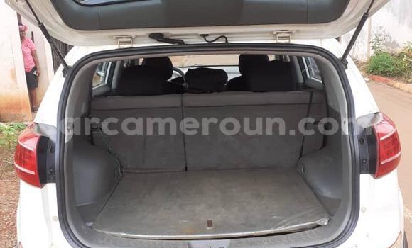 Sayi Na hannu Kia Sportage White Mota in Yaounde a Babban Kamaru Sayi Na hannu Kia Sportage White Mota in Yaounde a Babban Kamaru