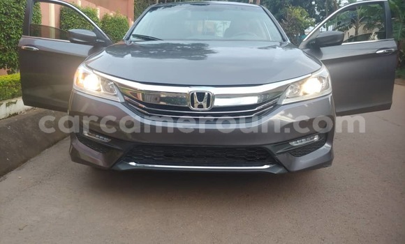 Sayi Na hannu Honda Accord Azurfa Mota in Yaounde a Babban Kamaru Sayi Na hannu Honda Accord Azurfa Mota in Yaounde a Babban Kamaru
