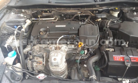 Sayi Na hannu Honda Accord Azurfa Mota in Yaounde a Babban Kamaru Sayi Na hannu Honda Accord Azurfa Mota in Yaounde a Babban Kamaru