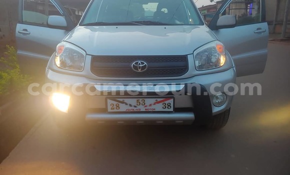 Sayi Na hannu Toyota RAV4 Azurfa Mota in Yaounde a Babban Kamaru Sayi Na hannu Toyota RAV4 Azurfa Mota in Yaounde a Babban Kamaru