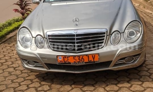 Sayi Na hannu Mercedes‒Benz E–Class Azurfa Mota in Yaounde a Babban Kamaru Sayi Na hannu Mercedes‒Benz E–Class Azurfa Mota in Yaounde a Babban Kamaru