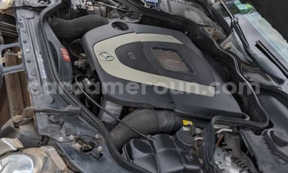 Sayi Na hannu Mercedes‒Benz E–Class Azurfa Mota in Yaounde a Babban Kamaru Sayi Na hannu Mercedes‒Benz E–Class Azurfa Mota in Yaounde a Babban Kamaru