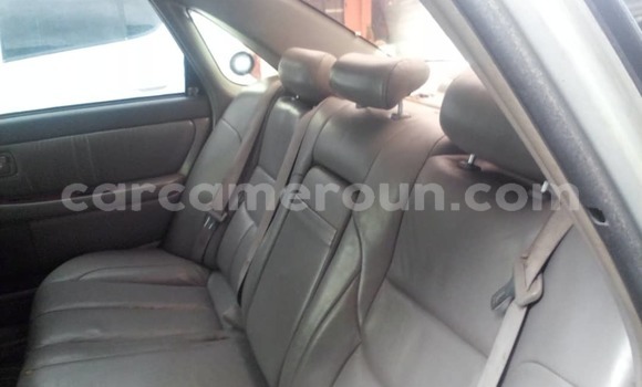 Sayi Na hannu Toyota Avalon Azurfa Mota in Douala a Ƙasar Kamaru Sayi Na hannu Toyota Avalon Azurfa Mota in Douala a Ƙasar Kamaru