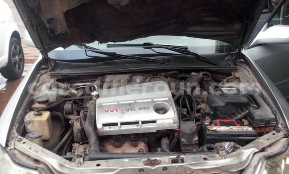 Sayi Na hannu Toyota Avalon Azurfa Mota in Douala a Ƙasar Kamaru Sayi Na hannu Toyota Avalon Azurfa Mota in Douala a Ƙasar Kamaru