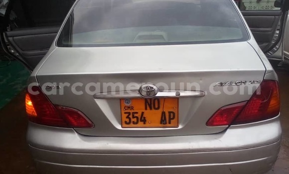 Sayi Na hannu Toyota Avalon Azurfa Mota in Douala a Ƙasar Kamaru Sayi Na hannu Toyota Avalon Azurfa Mota in Douala a Ƙasar Kamaru