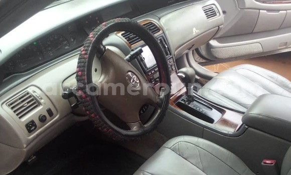 Sayi Na hannu Toyota Avalon Azurfa Mota in Douala a Ƙasar Kamaru Sayi Na hannu Toyota Avalon Azurfa Mota in Douala a Ƙasar Kamaru