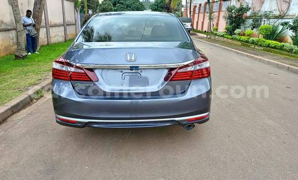 Sayi Na hannu Honda Accord Azurfa Mota in Yaounde a Babban Kamaru Sayi Na hannu Honda Accord Azurfa Mota in Yaounde a Babban Kamaru