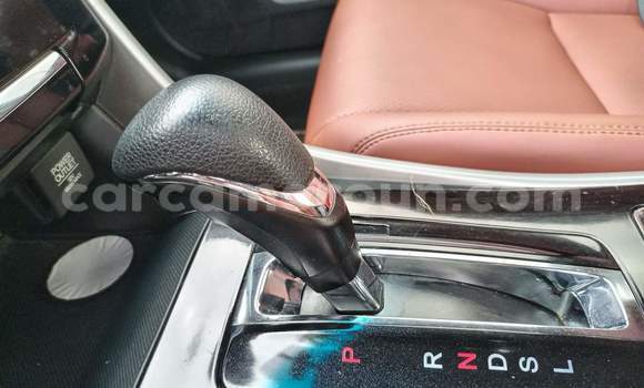 Sayi Na hannu Honda Accord Azurfa Mota in Yaounde a Babban Kamaru Sayi Na hannu Honda Accord Azurfa Mota in Yaounde a Babban Kamaru