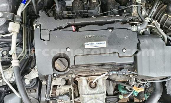 Sayi Na hannu Honda Accord Azurfa Mota in Yaounde a Babban Kamaru Sayi Na hannu Honda Accord Azurfa Mota in Yaounde a Babban Kamaru