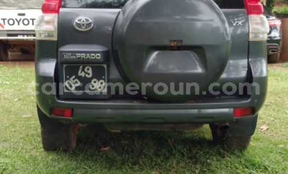 Sayi Na hannu Toyota Prado Black Mota in Yaounde a Babban Kamaru Sayi Na hannu Toyota Prado Black Mota in Yaounde a Babban Kamaru