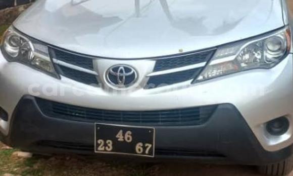 Sayi Na hannu Toyota RAV4 Azurfa Mota in Yaounde a Babban Kamaru