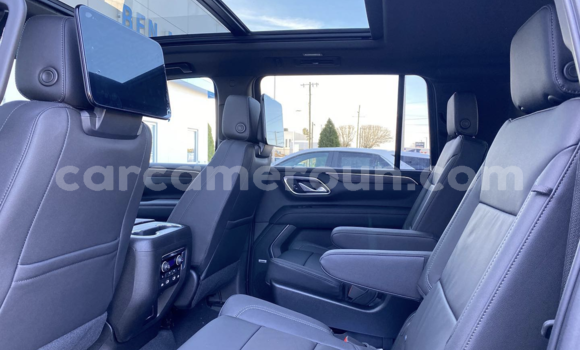 Sayi Imported Chevrolet Suburban Black Mota in Douala a Ƙasar Kamaru