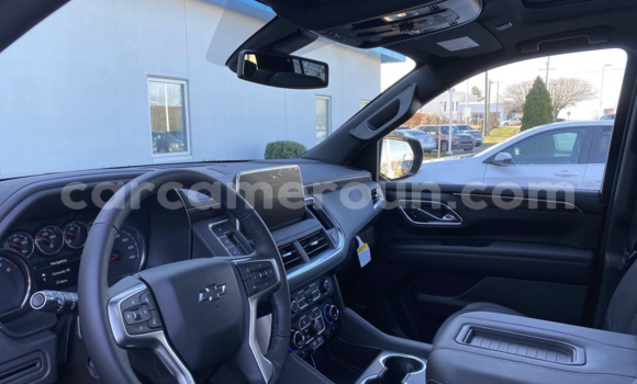 Sayi Imported Chevrolet Suburban Black Mota in Douala a Ƙasar Kamaru Sayi Imported Chevrolet Suburban Black Mota in Douala a Ƙasar Kamaru