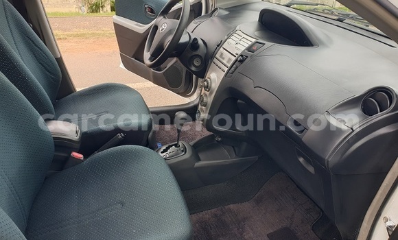 Acheter Occasion Voiture Toyota Vitz Blanc à Yaoundé, Central Cameroon Acheter Occasion Voiture Toyota Vitz Blanc à Yaoundé, Central Cameroon