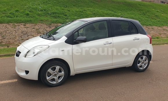 Acheter Occasion Voiture Toyota Vitz Blanc à Yaoundé, Central Cameroon Acheter Occasion Voiture Toyota Vitz Blanc à Yaoundé, Central Cameroon