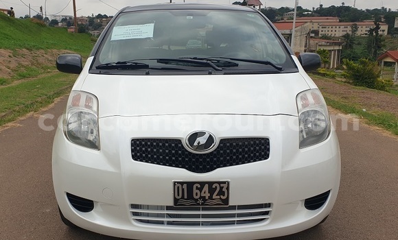 Acheter Occasion Voiture Toyota Vitz Blanc à Yaoundé, Central Cameroon Acheter Occasion Voiture Toyota Vitz Blanc à Yaoundé, Central Cameroon