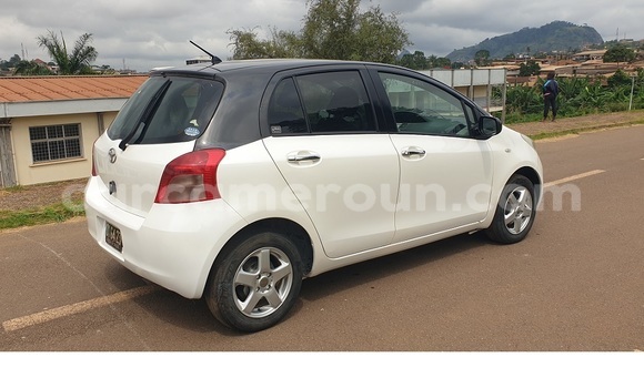 Acheter Occasion Voiture Toyota Vitz Blanc à Yaoundé, Central Cameroon Acheter Occasion Voiture Toyota Vitz Blanc à Yaoundé, Central Cameroon