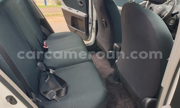 Acheter Occasion Voiture Toyota Vitz Blanc à Yaoundé, Central Cameroon Acheter Occasion Voiture Toyota Vitz Blanc à Yaoundé, Central Cameroon