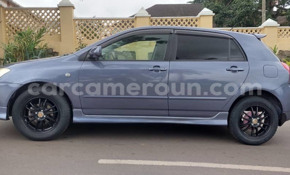 Sayi Na hannu Toyota Corolla Blue Mota in Yaounde a Babban Kamaru Sayi Na hannu Toyota Corolla Blue Mota in Yaounde a Babban Kamaru
