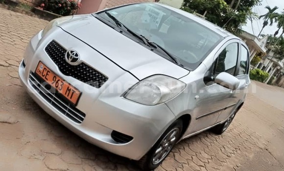 Acheter Occasion Voiture Toyota Yaris Gris à Yaoundé, Central Cameroon Acheter Occasion Voiture Toyota Yaris Gris à Yaoundé, Central Cameroon