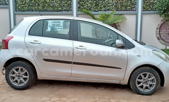 Acheter Occasion Voiture Toyota Yaris Gris à Yaoundé, Central Cameroon Acheter Occasion Voiture Toyota Yaris Gris à Yaoundé, Central Cameroon