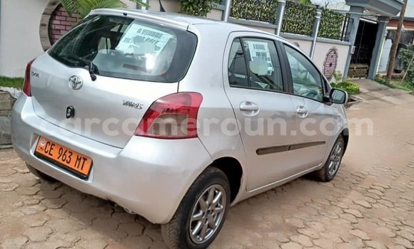 Acheter Occasion Voiture Toyota Yaris Gris à Yaoundé, Central Cameroon Acheter Occasion Voiture Toyota Yaris Gris à Yaoundé, Central Cameroon