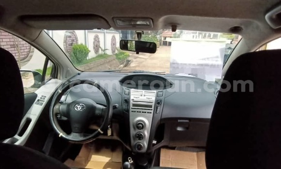 Acheter Occasion Voiture Toyota Yaris Gris à Yaoundé, Central Cameroon Acheter Occasion Voiture Toyota Yaris Gris à Yaoundé, Central Cameroon