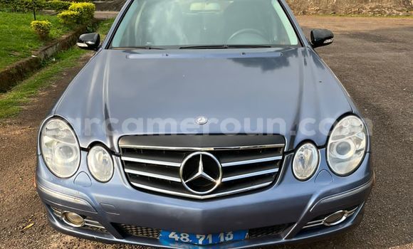 Acheter Occasion Voiture Mercedes‒Benz E–Class Bleu à Yaoundé, Central Cameroon