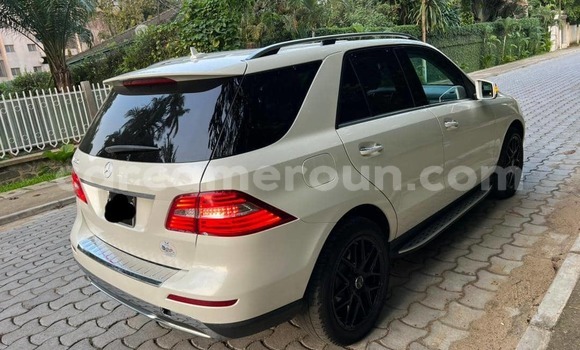 Acheter Occasion Voiture Mercedes‒Benz ML–Class Blanc à Yaoundé, Central Cameroon Acheter Occasion Voiture Mercedes‒Benz ML–Class Blanc à Yaoundé, Central Cameroon