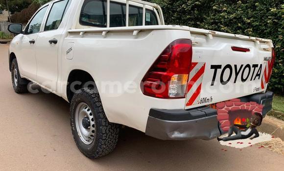 Acheter Occasion Voiture Toyota Hiluxe VIGO Blanc à Yaoundé, Central Cameroon Acheter Occasion Voiture Toyota Hiluxe VIGO Blanc à Yaoundé, Central Cameroon