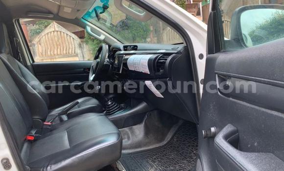 Acheter Occasion Voiture Toyota Hiluxe VIGO Blanc à Yaoundé, Central Cameroon Acheter Occasion Voiture Toyota Hiluxe VIGO Blanc à Yaoundé, Central Cameroon